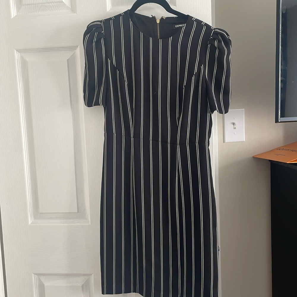 Fitted business professional dress